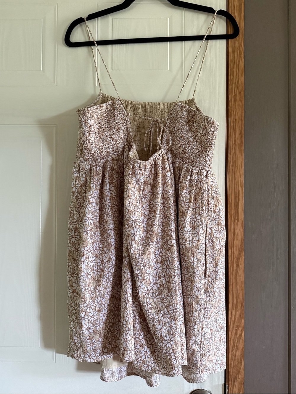 American Eagle Outfitters Floral Smocked Mini Dress in Beige and White - Picture 2 of 5